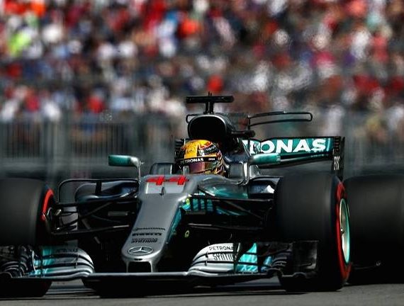 lewis-hamilton-phuc-hoi-lai-vi-tri