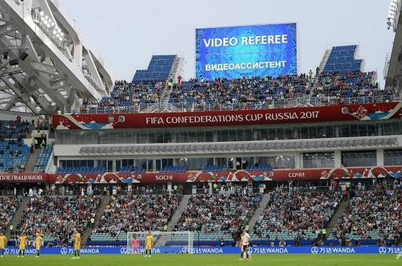 trong-tai-fifa-truong-muon-tri-hoan-video