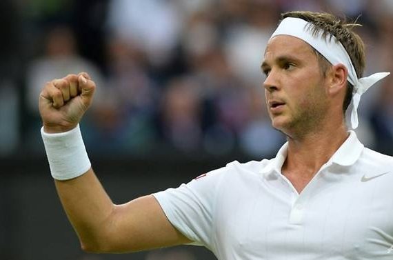 willis-gianh-chien-thang-tu-wimbledon-tro-lai