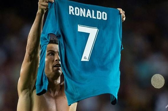 ronaldo-dua-ra-lenh-cam-nam-lan