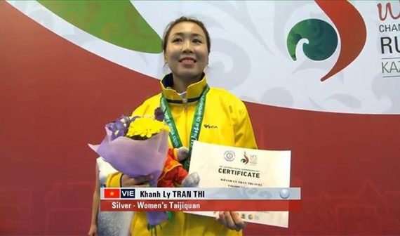 nghe-si-viet-nam-dung-thu-hai