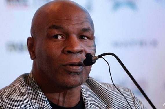 mike-tyson-cam-nhap-chile