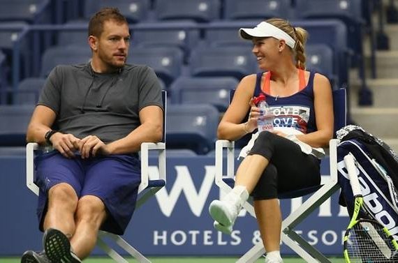 wozniacki-dinh-hon-voi-david-lee