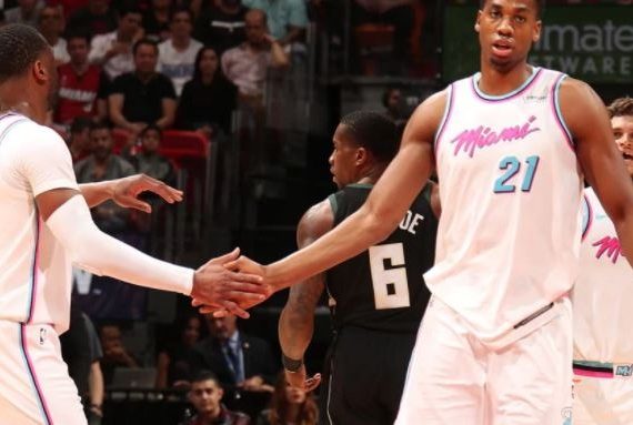 dwyane-wade-co-the-bo-lo-tran-dau-voi-sacramento