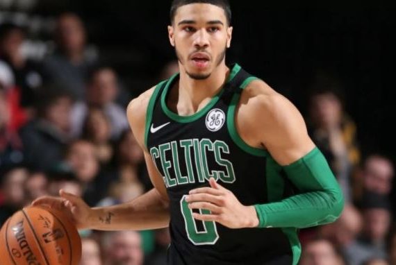 tatum-diem-25-celtics-danh-bai-east-leading