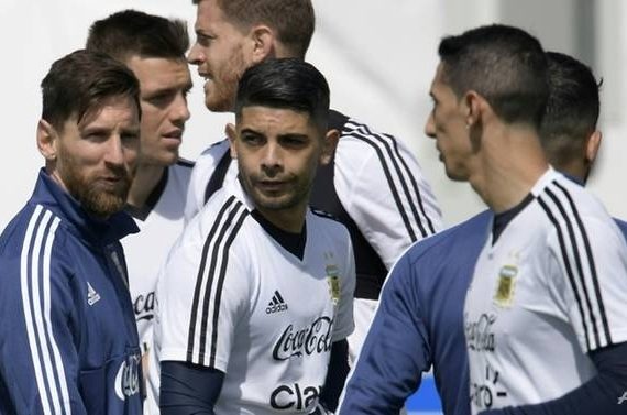 messi-ap-luc