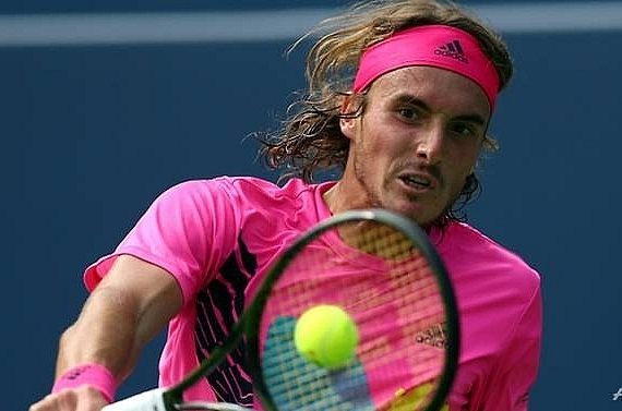 tsitsipas-choang-vang-djokovic