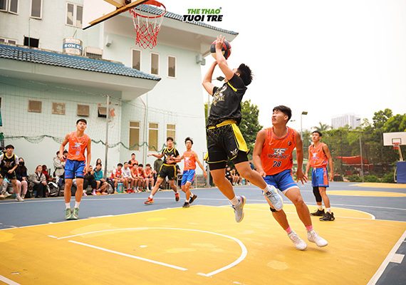 tự tin và nhiệt huyết khi thi đấu bóng rổ