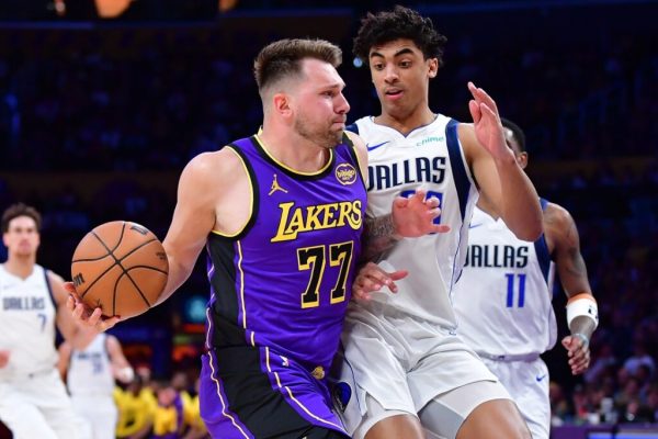 Luka Doncic "Trả Thù" Đội Bóng Cũ Với Triple-Double Ấn Tượng 4 Doncic có nhiều pha kiến tạo để đồng đội thực hiện cú ném 3 điểm