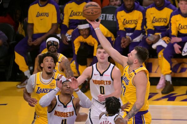 Lakers Đánh Bại Nuggets Trong Ngày Thiếu Vắng Nikola Jokic 2 Hai đội phải thi đấu khi thiếu vắng những cầu thủ quan trọng